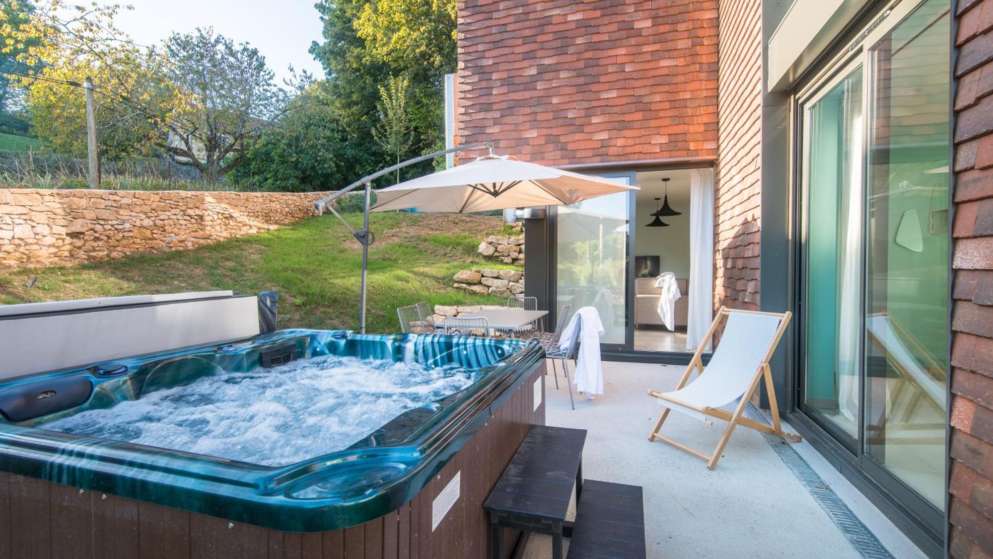 Cote Jardin Avec Jacuzzi Privatif Et Parking Prive Apartment Sarlat-la-Caneda Exterior photo